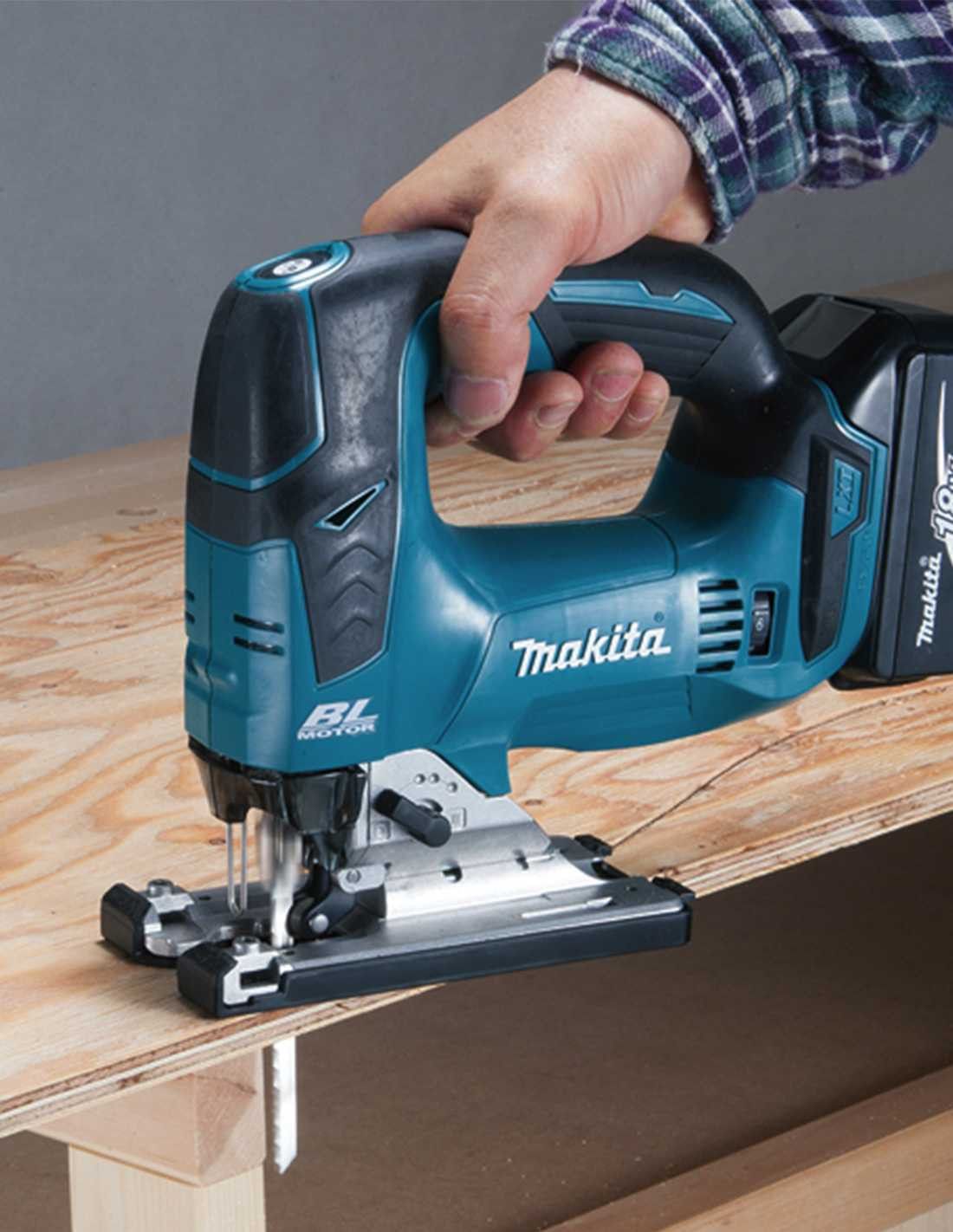 Makita kit with 11 tools + 3 bat + charger + 2 bags DLX1171BL3