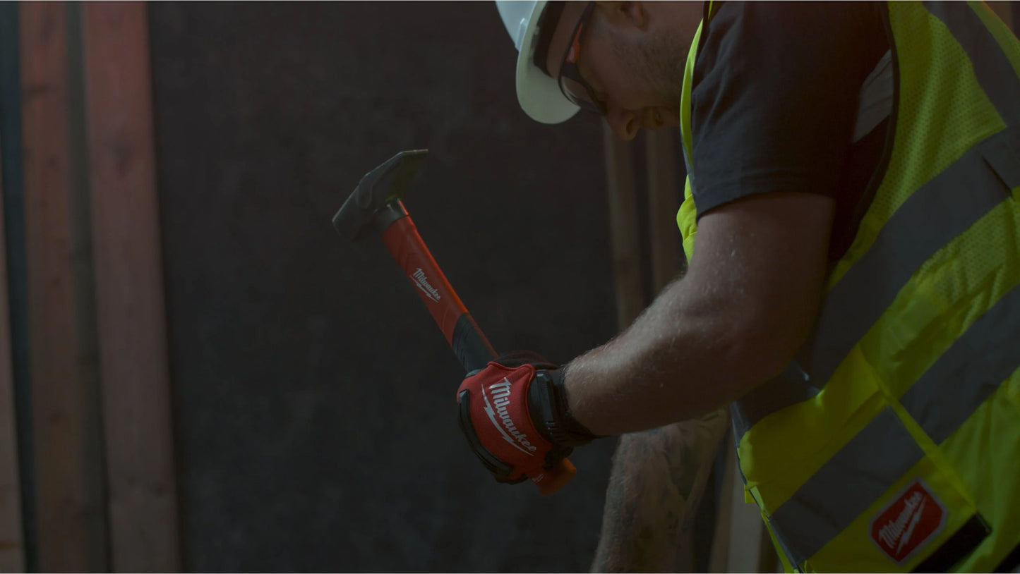 Special kit with hand tools + charger + battery + Milwaukee rolling toolbox