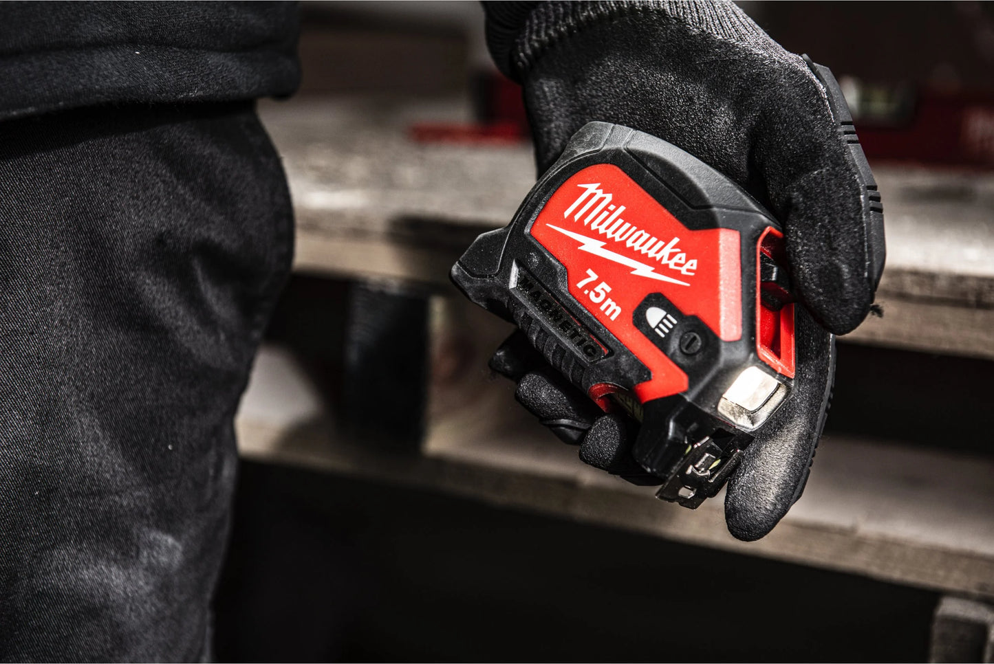 Milwaukee 7.5m Magnetic LED Tape Measure