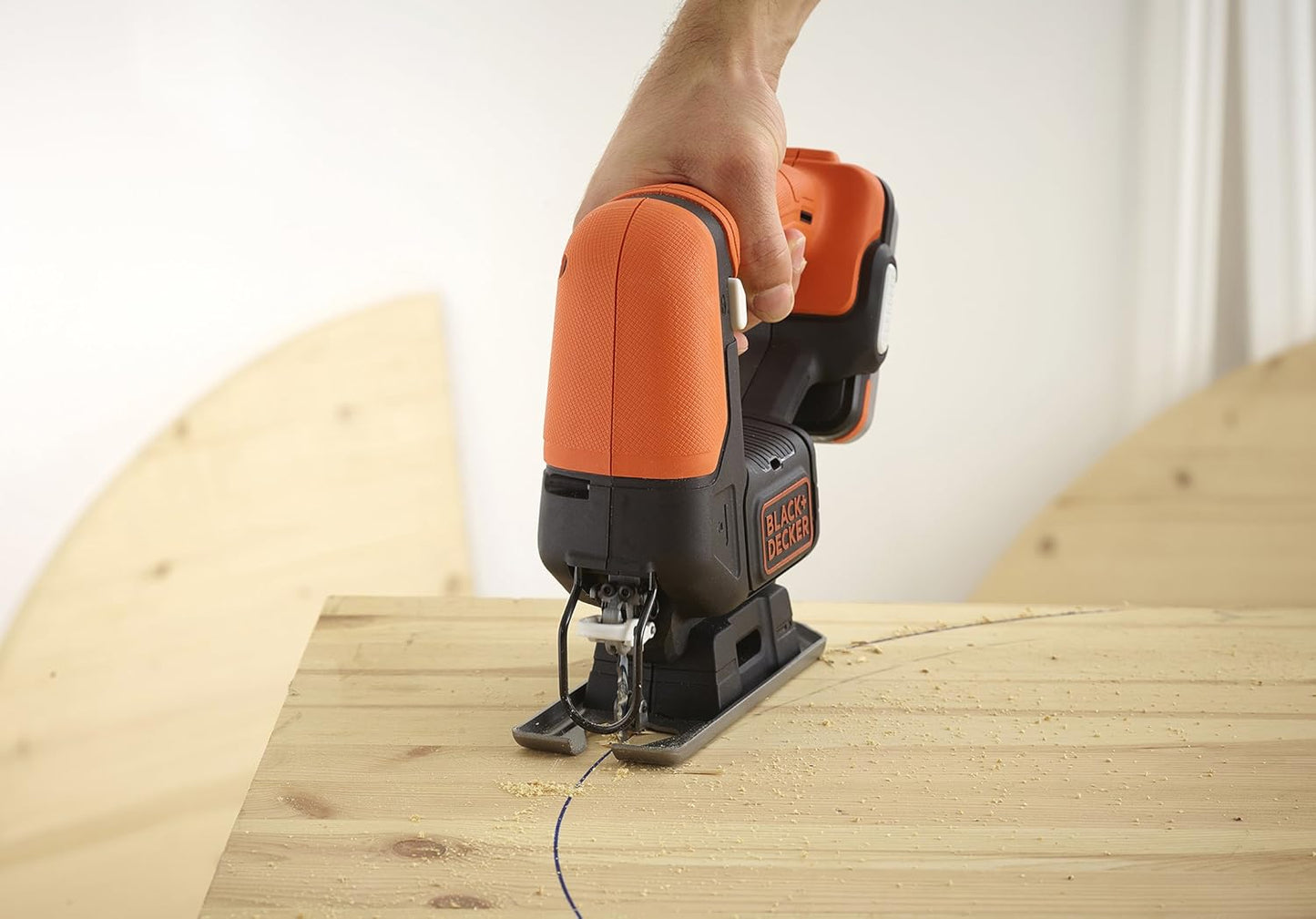 12V Jigsaw with Wood Cutting Blade Black+Decker BDCJS12N