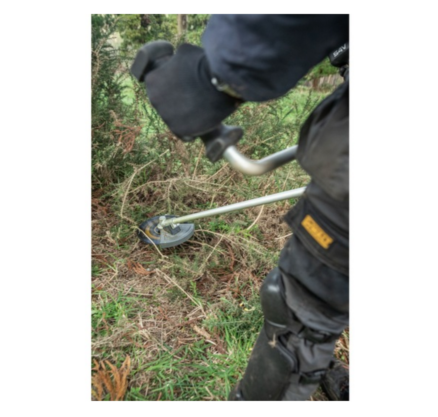 FLEXVOLT 54V 25cm forestry brushcutter with "U" handle Dewalt DCMBC723N