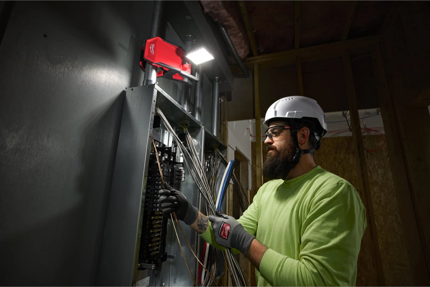 Milwaukee M18 PAL2-0 Pivoting Area Light