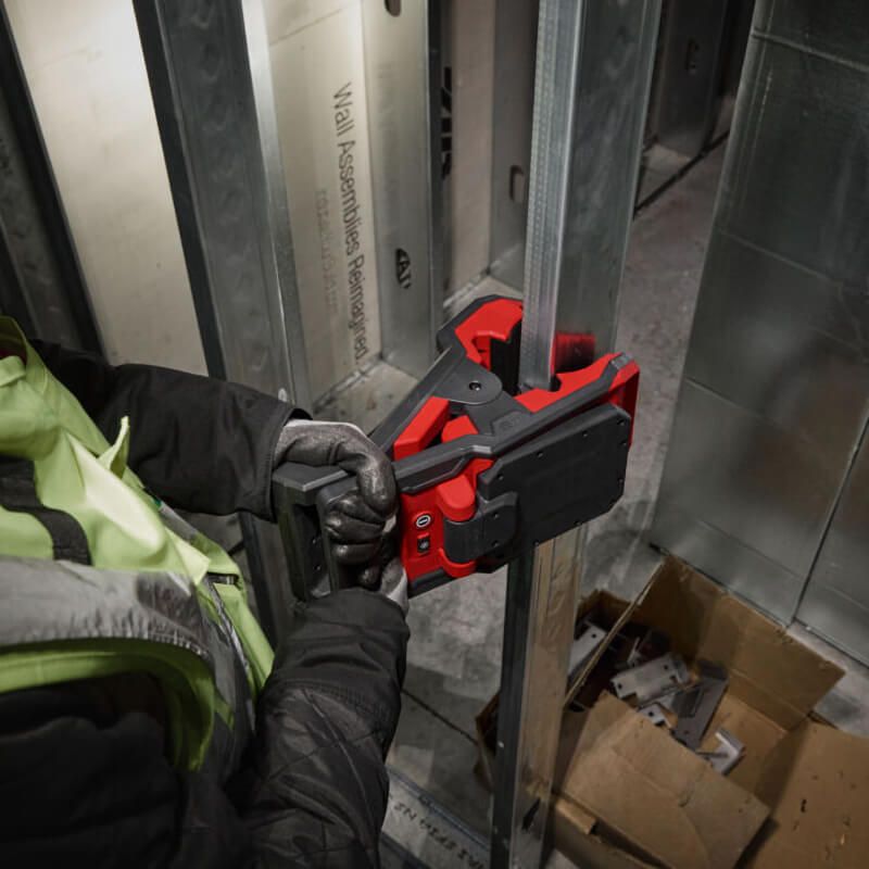 Milwaukee M18 PAL2-0 Pivoting Area Light